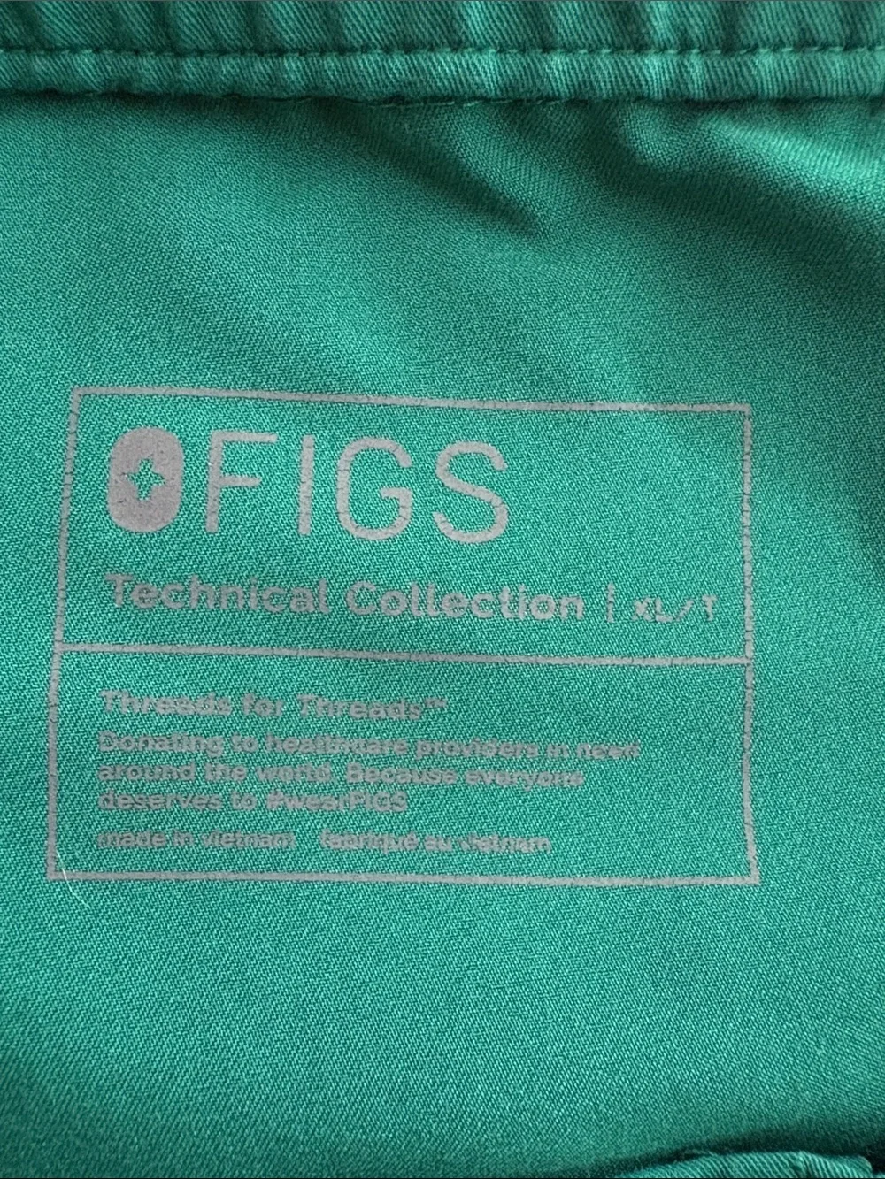 Figs Men’s Cairo Cargo Scrub Pants in Hunter Green Size XL/T
